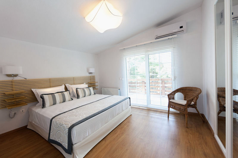 The White Villa At Sani Sani  Exterior photo