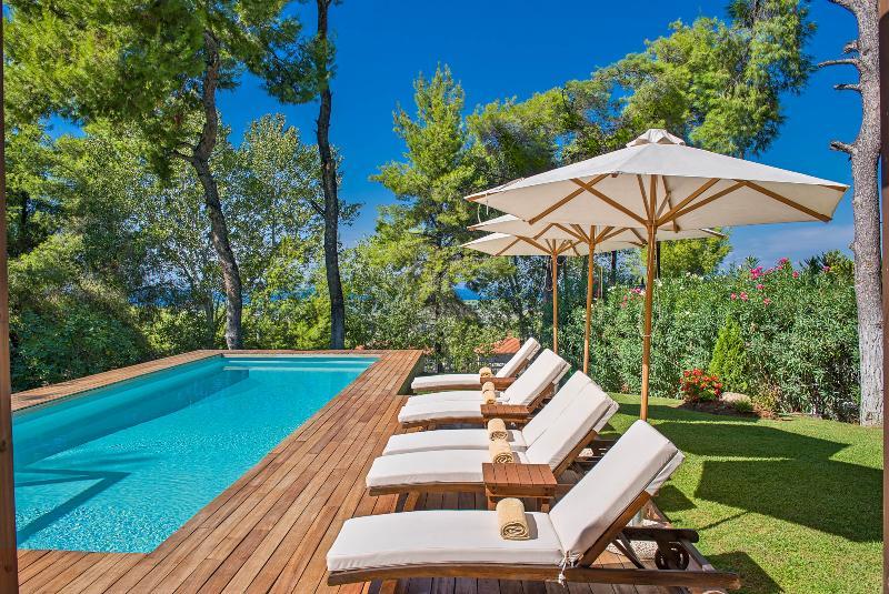 The White Villa At Sani Sani  Exterior photo